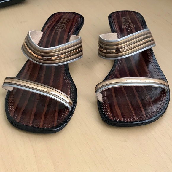 NWOT-South Asian Metallic Slip on Sandal - Picture 5 of 6